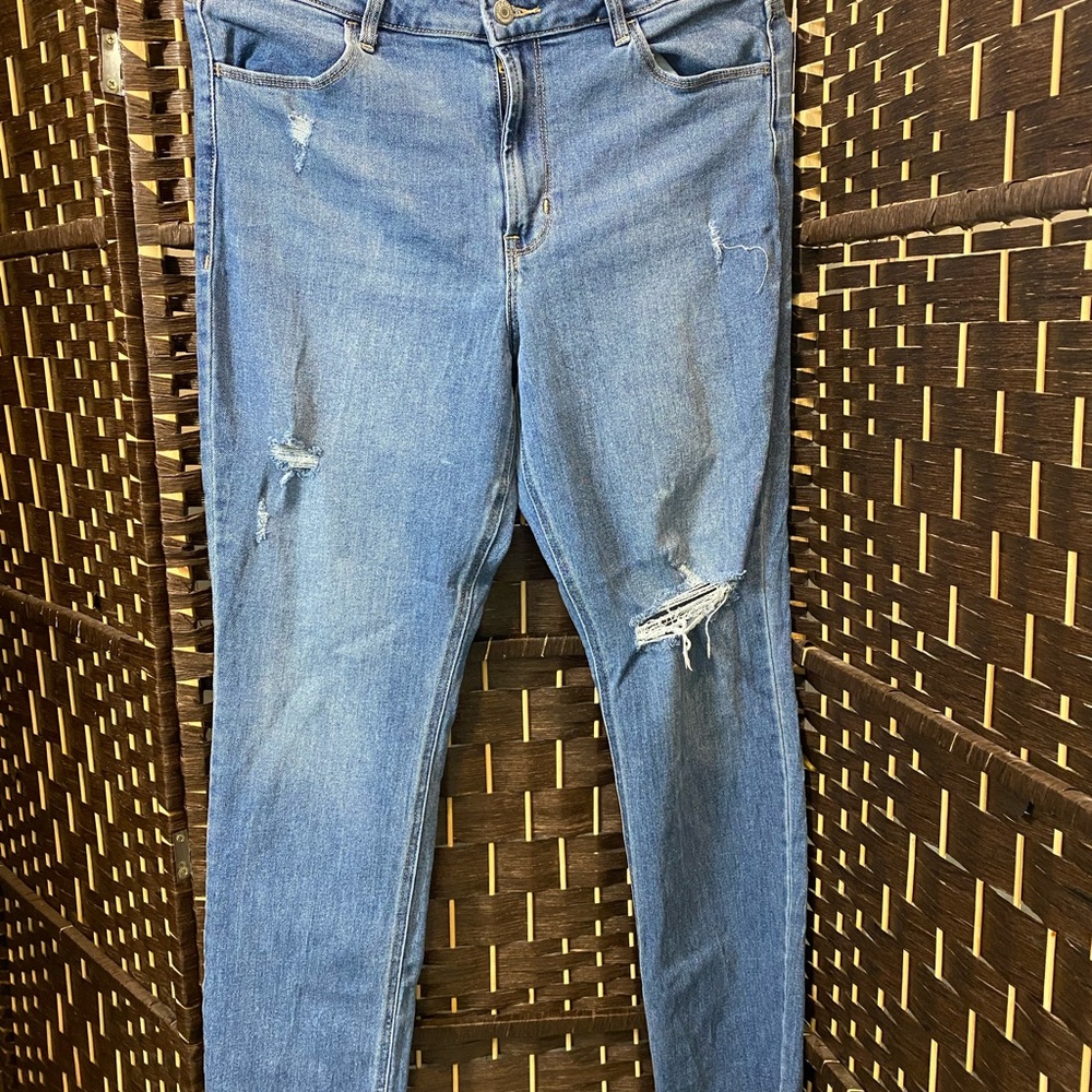 Old Navy Light Blue Skinny Jeans with Distressed Details